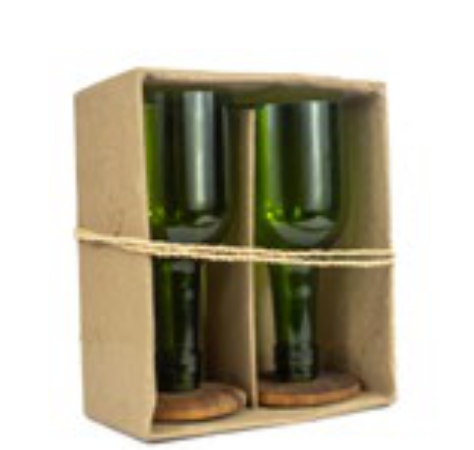 Wine glass with a wooden stand (green)