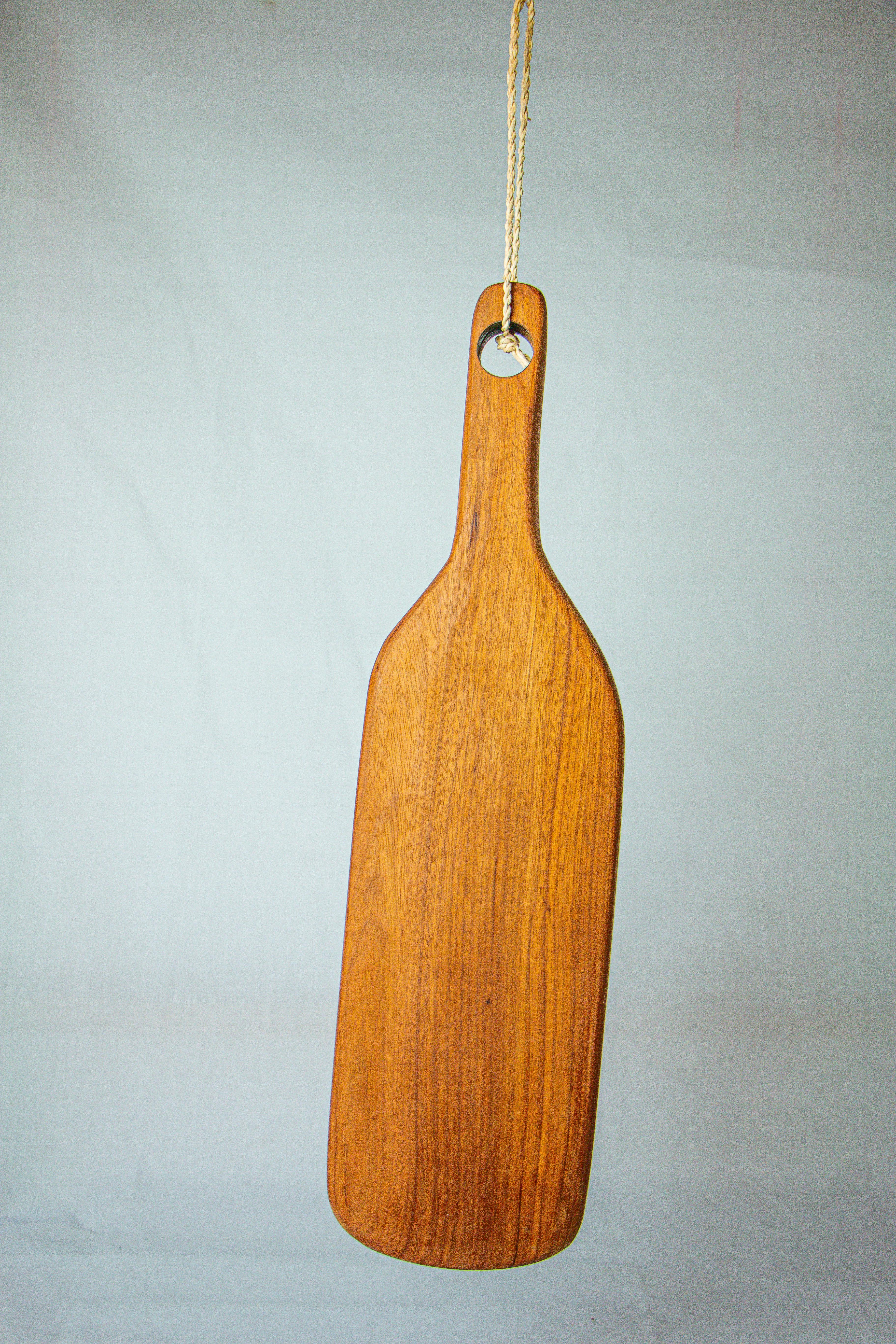 Rectangular Wooden Chopping Board with Handle – Long Version (Medium)